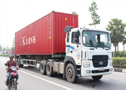 Vận tải hàng hóa bằng xe Container - Vận Tải Nhật Hồng - Công Ty TNHH Thương Mại Vận Tải Nhật Hồng